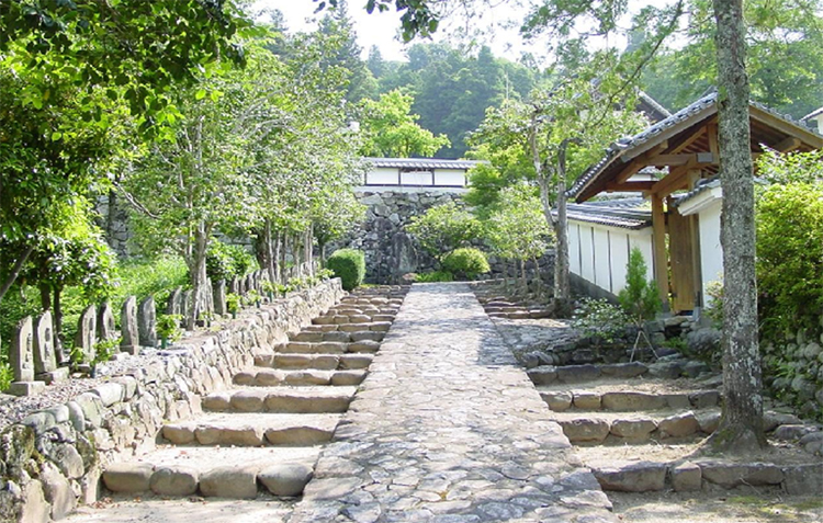 大仙寺の石階段